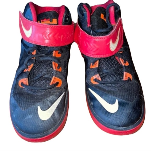 Lebron Soldier nikes - Picture 2 of 9